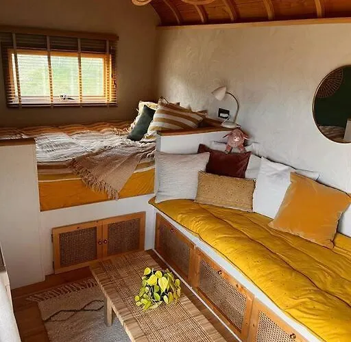Roulotte En Bois Tout Confort