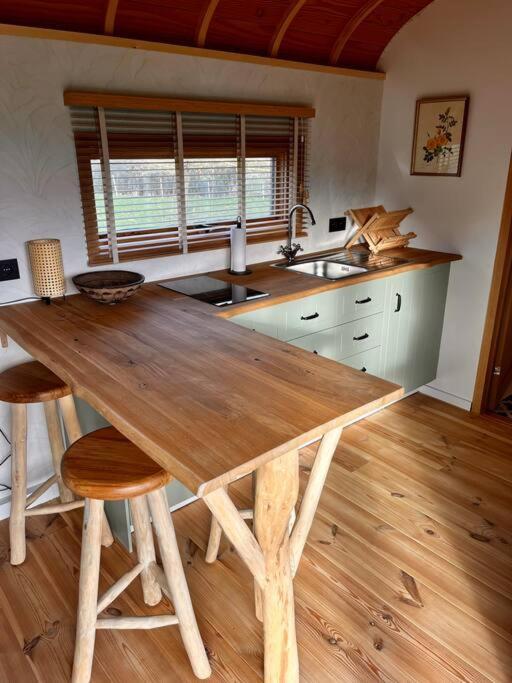 Roulotte En Bois Confort Chalet Rochefort